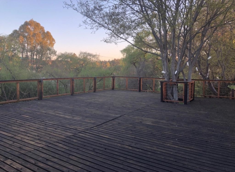 6 Bedroom Property for Sale in Lindequesdrif North West